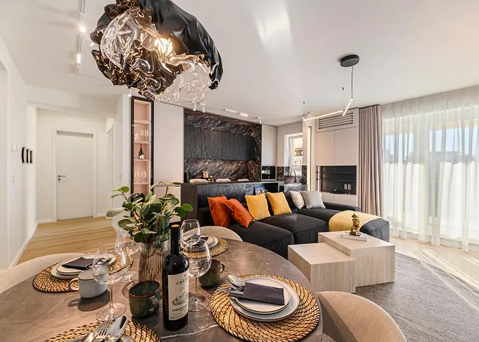 Nokturna Cassiopeia Coresi Kasper Apartment With Underground Parking